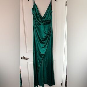 BNWT Satin dress in Emerald Green, Size M